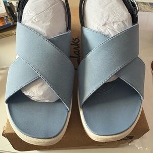 Clarks woman’s Denim Blue Casual Wedge Sandals 8 W